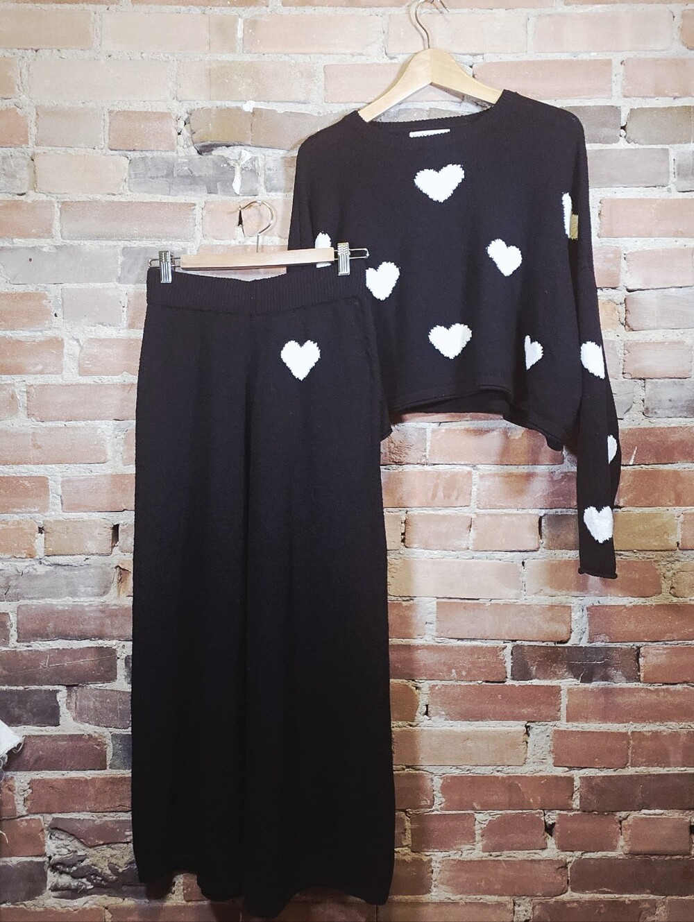 Moon & Madison Heart Sweater & Pant Lounge Set — Black, Size L